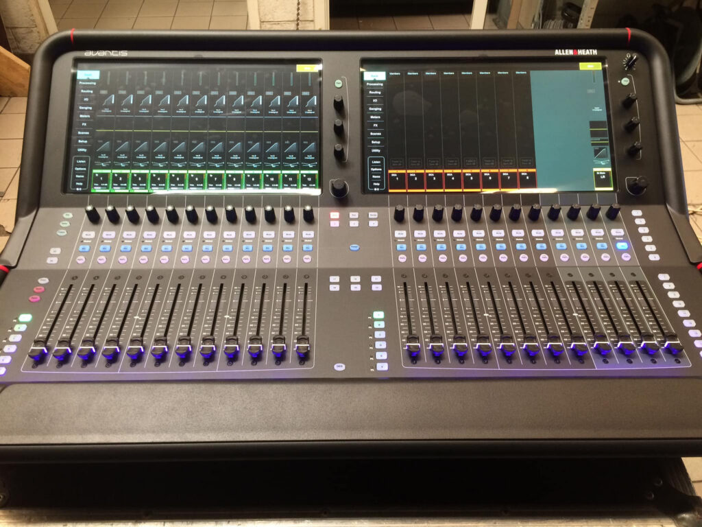 Console de mixage Allen & Heath Avantis