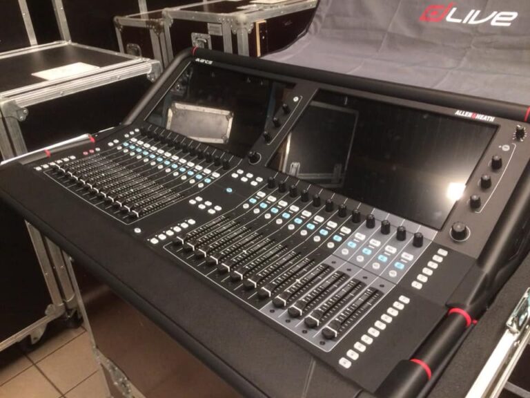 Console numérique Allen & Heath dLive
