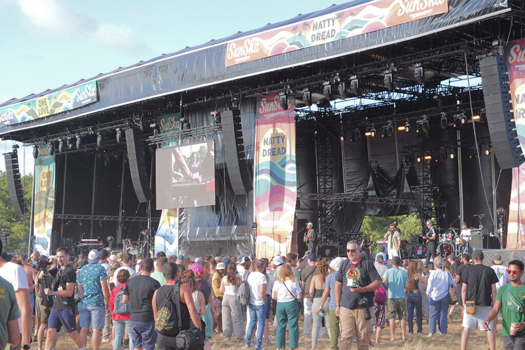 SunSka Festival — les deux scènes principales sonorisées par Arcanes (Martin Audio)