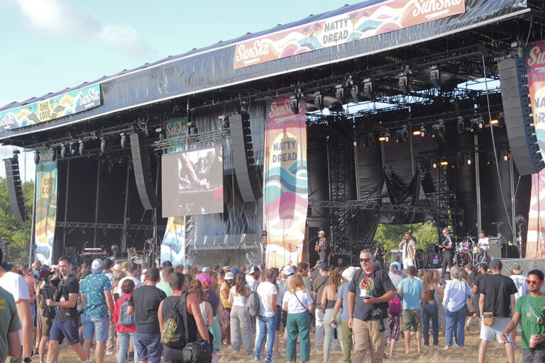 SunSka Festival — les deux scènes principales sonorisées par Arcanes (Martin Audio)