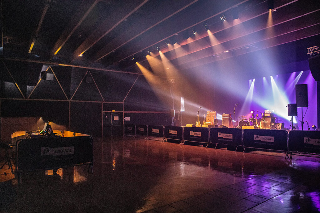 Système Martin Audio TORUS en concert à L'Escoure de Lacanau